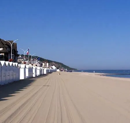 100m De La * Villers-sur-Mer