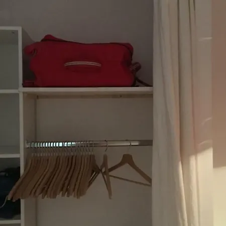 100m De La Apartment